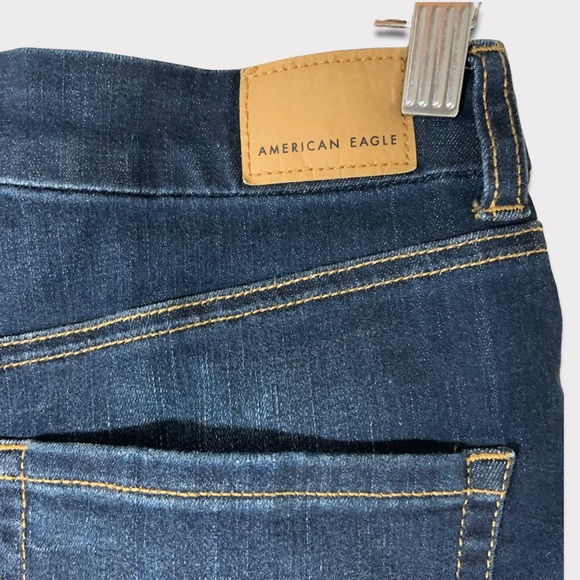 American Eagle Curvy Hi-Rise Shortie Denim Shorts Size 8 Dark Indigo Distressed - Picture 7 of 8